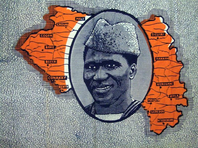 Portrait d'Ahmed Sékou Touré sur un pagne commémoratif de l'indépendance guinéenne. 8 juillet 2009, Tommy Miles.